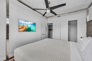 4 bedrooms, iron/ironing board, travel cot, free WiFi - The Blue Heaven -Private Pool Hideaway Miami - Sleeps 11 (Miami)