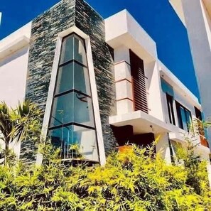 Exterior - 5 bd villa with rooftop in Sosua Ocean Village (Sosúa)