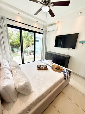 5 bedrooms, iron/ironing board, travel cot, WiFi - 5 bd villa with rooftop in Sosua Ocean Village (Sosúa)