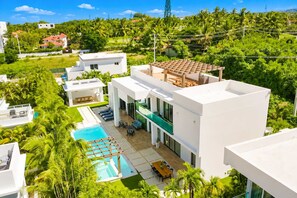 Exterior - Santorini Pool Villa | Rooftop Sea View Sleeps 15 (Sosúa)