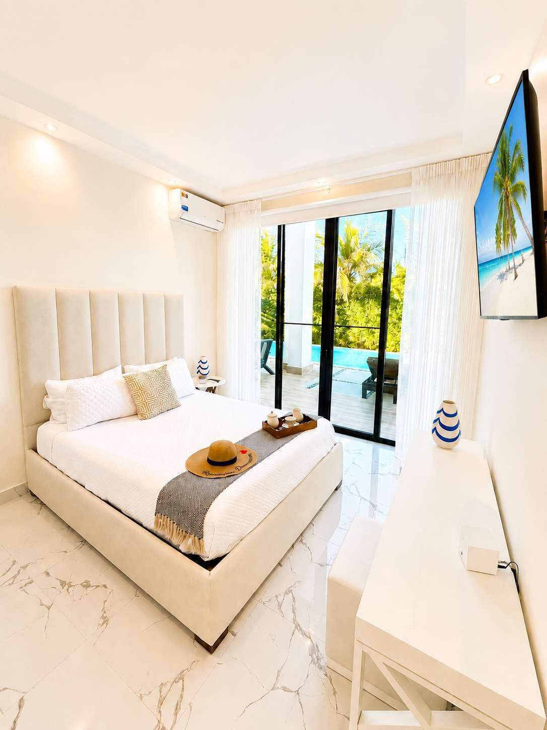 5 habitaciones, tabla de planchar con plancha, cuna de viaje y wifi 
