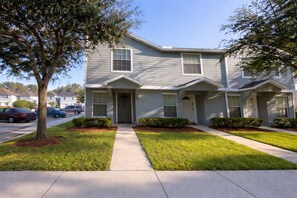 Exterior - Near NAS JAX & Major Highways | Full Kitchen, Parking, Work Ready (Jacksonville)