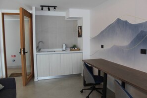 Interior - 1.9 Miles to Autzen, Sauna and Premium Games, King (Eugene)