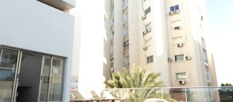 One-bedroom seafront apartment on Mackenzie with stunning sea views.