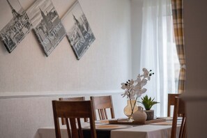 Dining - Spacious 3 Bedroom Home in Westhoughton (Westhoughton)