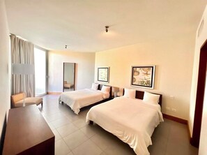 Skrivebord, strykejern/-brett, wi-fi (inkludert) og sengetøy