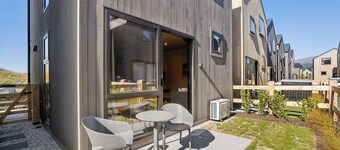 Cosy Peak Retreat with Remarkable Mountain View