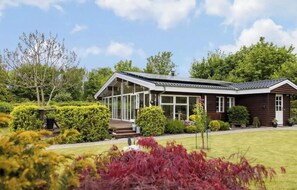 Exterior - Spacious holiday home near beach and nature (Jægerspris)