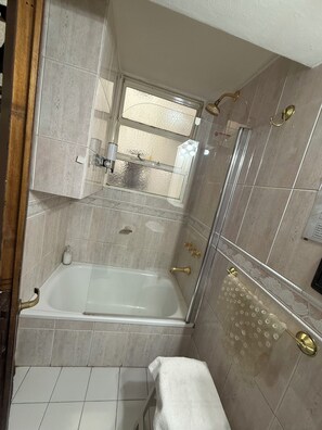 Hair dryer, bidet, towels, soap - CORAZONDEBAIRES Premium center p/7-9. Steps away from the Colón and the Obelisco. (Buenos Aires)