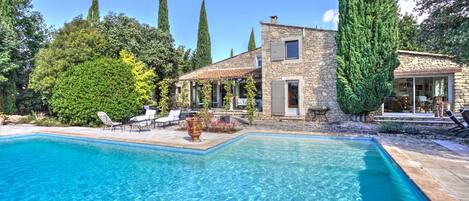 Villa | 4 bedrooms, Internet