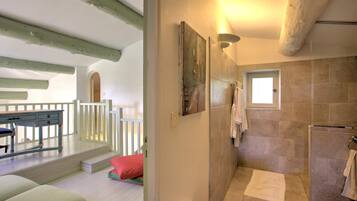 Villa | 4 bedrooms, Internet