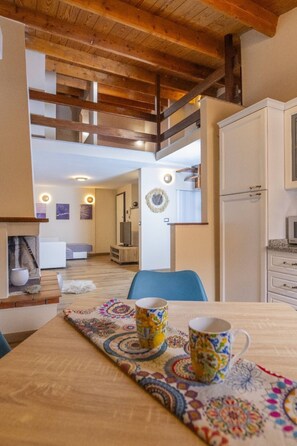 Dining - Daenerys Loft Old Town Alghero (Alghero)