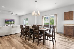 Dining - Family Riverhouse with Hot Tub (Columbia Falls)