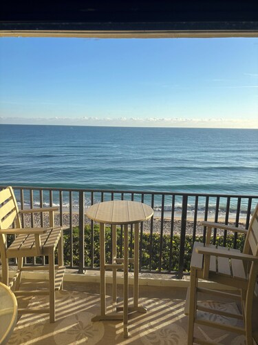 Direct Oceanfront 2-bedroom Hutchinson Island Condo