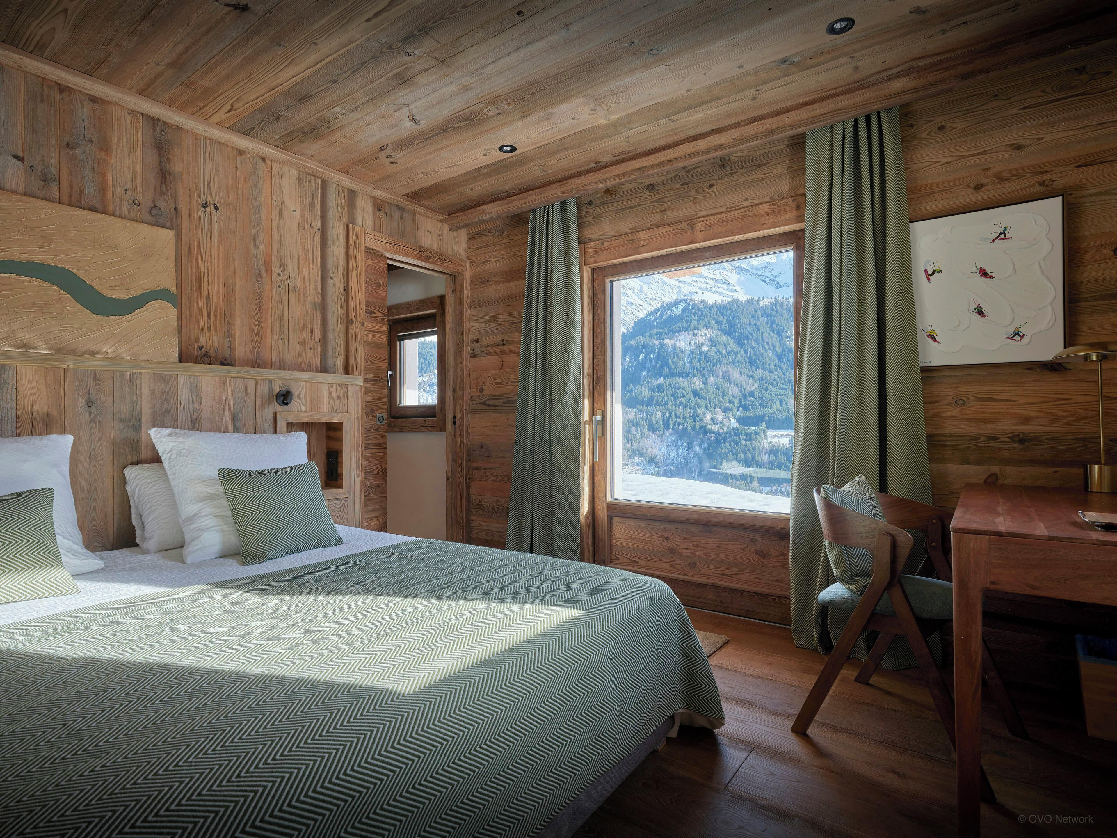 6 bedrooms, iron/ironing board, WiFi, bed sheets