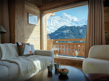 TV, fireplace, video games, stereo. Chalet Lauda - A wellness break at this elegant chalet - OVO Network