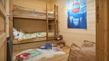 4 chambres, fer et planche à repasser, Wi-Fi, draps fournis