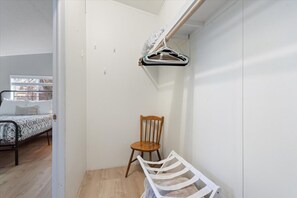 Interior - Broadway Place, Cozy! 3 Brdm, 2 Bath Home, Near Churchill School Concerts! (Baker City)