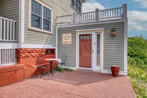 Outdoor dining - Carriage @ Hendrickson House (Bayfield)