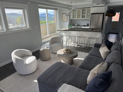 Steps to Lifts! Upscale Village Condo