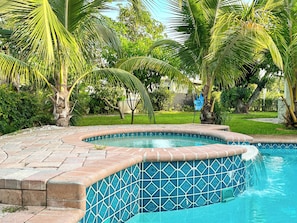 Pool - Tranquil 4-bedroom house with heated pool and spa in Fort Lauderdale (Fort Lauderdale)
