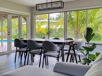 Tranquil 4-bedroom house with heated pool and spa in Fort Lauderdale