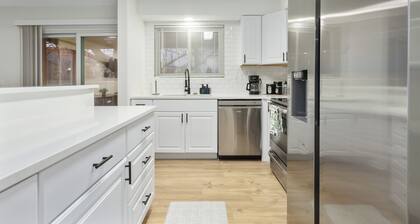 Beautiful 3-bedroom-All King Beds-Central Location in OP