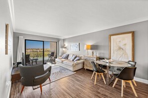 TV, ping pong - NEW Listing Waterfront w/Dock, PickleBall, & More! (Indian Shores)