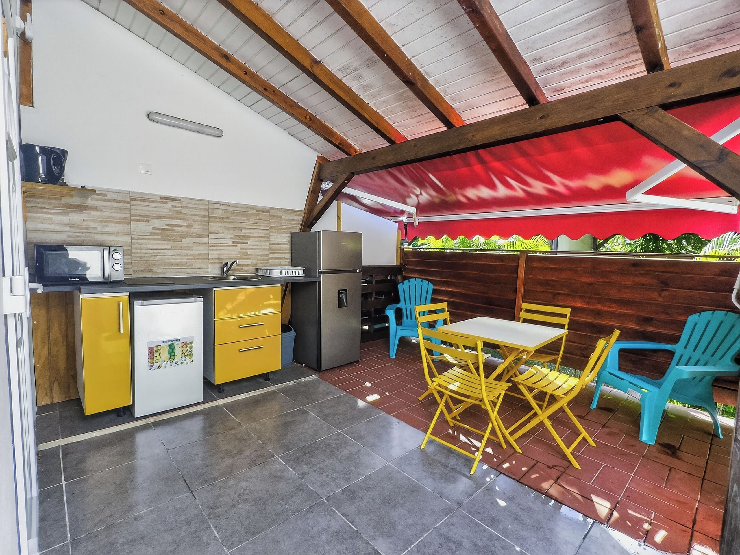 Bungalow, Balcony | Private kitchen | Fridge, microwave, stovetop, cookware/dishes/utensils