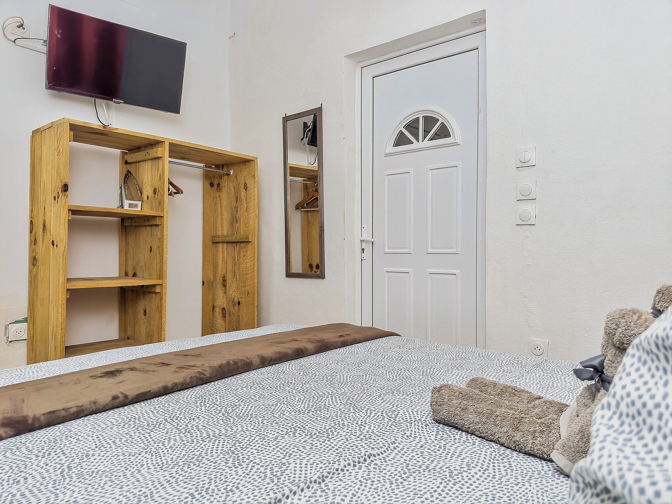 Bungalow, Balcony | Laptop workspace, iron/ironing board, free WiFi