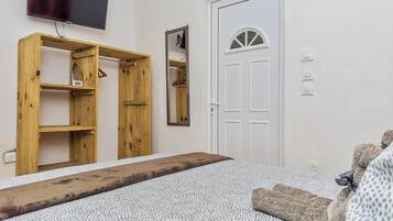 Bungalow, Balcony | Laptop workspace, iron/ironing board, free WiFi