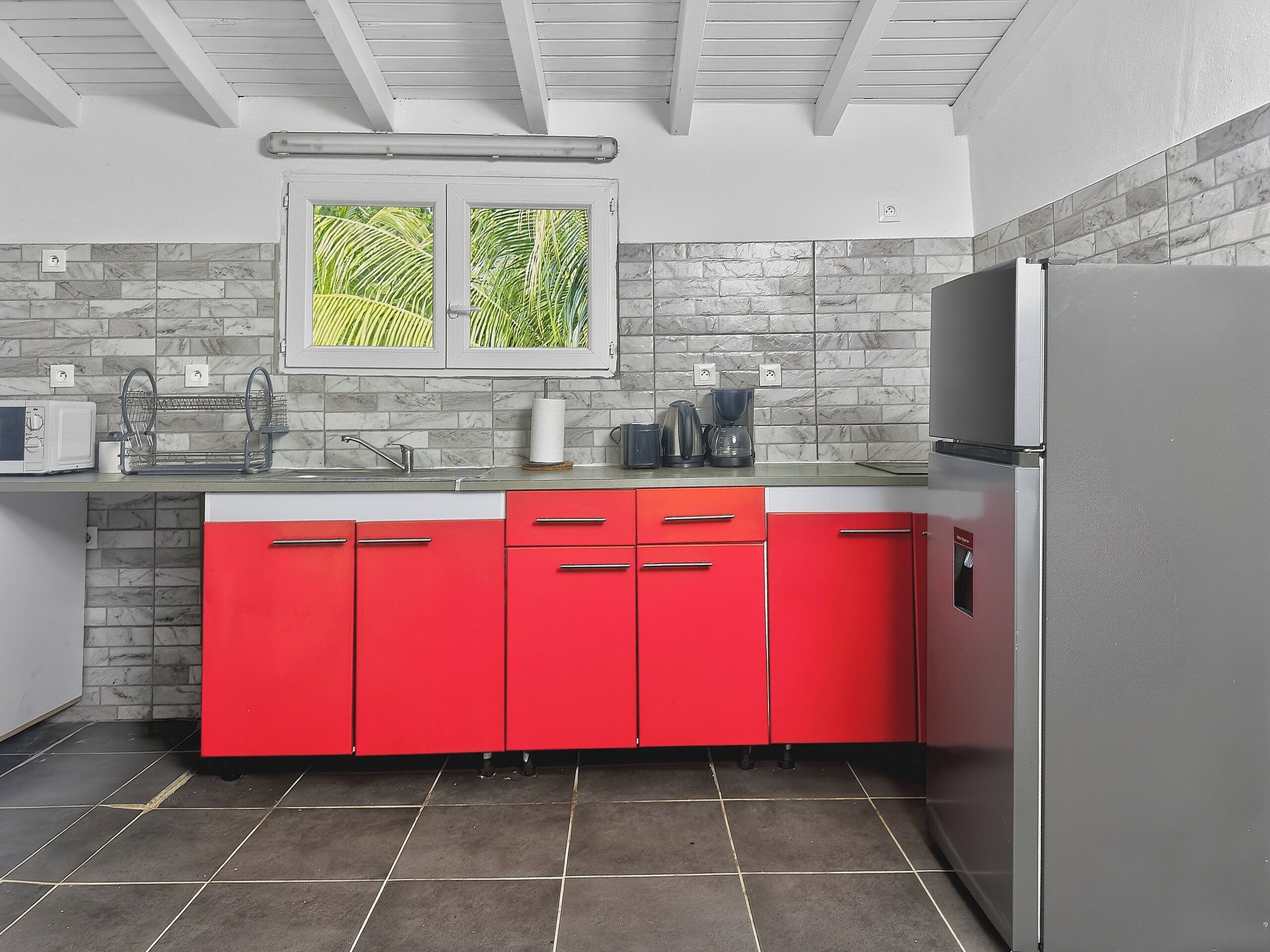 Bungalow, balcon | Cuisine privée | Réfrigérateur, micro-ondes, plaque de cuisson