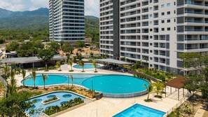 Pool - Top-Floor 1BR Condo , Best Ocean & Sierra Views , Beachfront Pools & Jacuzzi (Santa Marta)