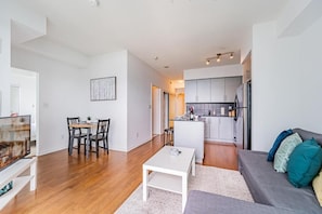 Suite clásica, 1 cama de matrimonio, vistas a la ciudad | Zona de estar