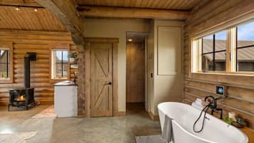 Douche, sĂšche-cheveux, serviettes fournies, savon