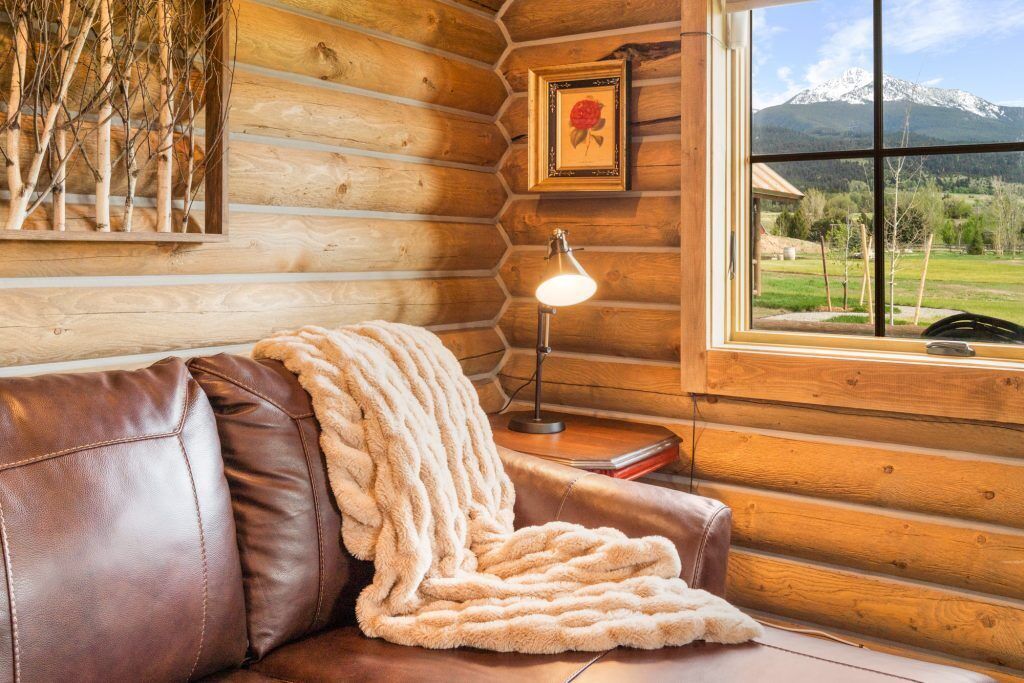 Classic Suite, Mountain View | Living area