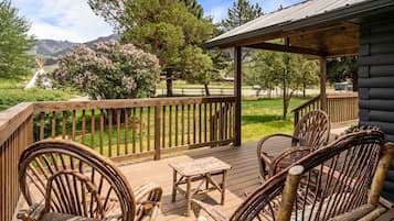 Perhetalo, vuoristonäköala | Terassi/patio