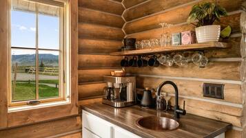 Luxury Suite, Mountain View | Private kitchen | Microwave, coffee/tea maker, toaster, cookware/dishes/utensils