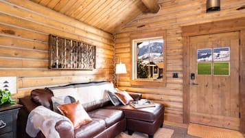 Standard Cabin, Mountain View | Living area