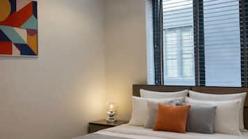 Apartemen, balkon, pemandangan kota | Ruang kerja ramah laptop, setrika/meja setrika, dan Wi-Fi gratis