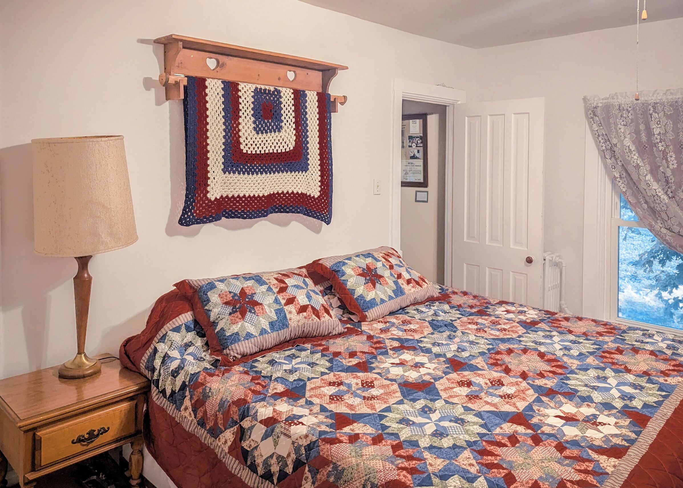 3 chambres, fer et planche à repasser, lit parapluie, Wi-Fi gratuit