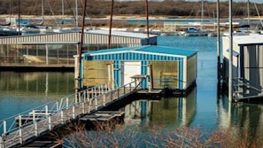 Marina - Fishing - Private Dock - Lake Trail - Sleeps 12 (Kingston)