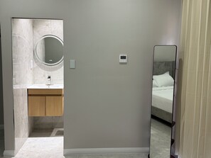 1 slaapkamer, een strijkplank/strijkijzer, internet, beddengoed