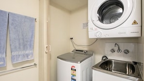 Interior - Highpoint Unit 2, 35 Maltman Street, Kings Beach (Kings Beach)