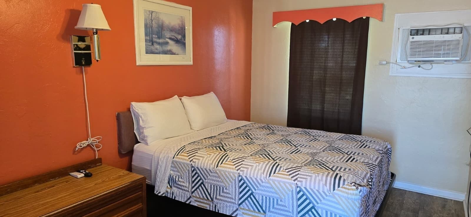 Kamar, 1 Tempat Tidur Queen, Bebas Asap Rokok | Meja kerja, Wi-Fi gratis, dan seprai linen