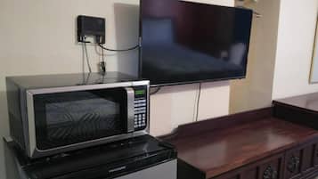 Escrivaninha, Wi-Fi de cortesia, roupa de cama