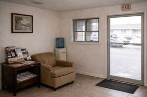 Lobby - Arlington Inn Kissimmee Near Disney World (Kissimmee)