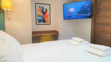 Standard-Doppelzimmer | Schreibtisch, Bügeleisen/Bügelbrett, kostenloses WLAN, Bettwäsche