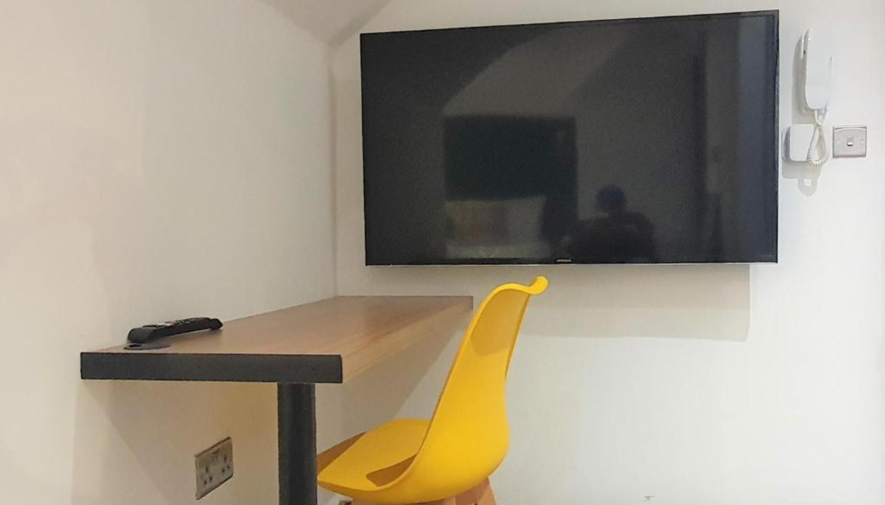 Standard Twin Room | Desk, iron/ironing board, free WiFi, bed sheets