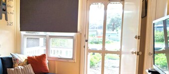 Bright and cozy 2-bedroom holiday home for short or long stays!